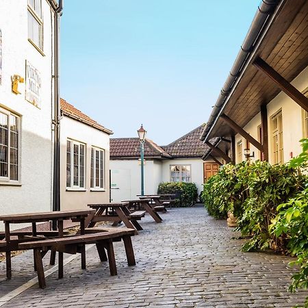 The Half Moon Inn And Country Lodge Yeovil Exterior foto